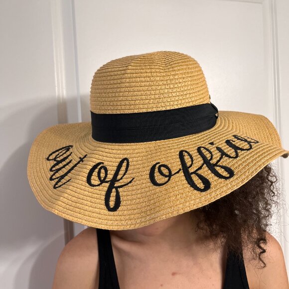 C.C Exclusives Woven "Out of Office" Collapsible Embroidered Straw Beach Hat - Picture 3 of 3